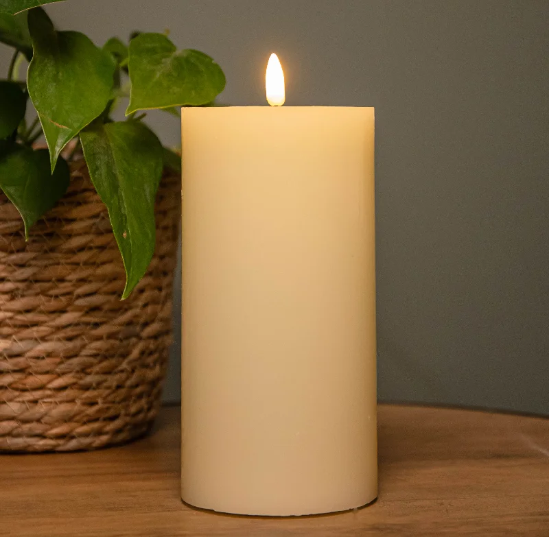 9cm x 18cm Cream Wax Melted Pool Effect Candle with Timer Function and Warm White LED